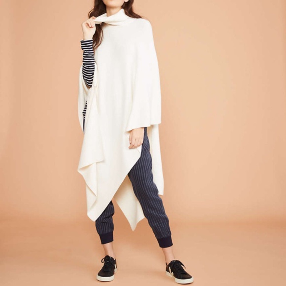 Bnwot Comfortable turtleneck poncho sweater